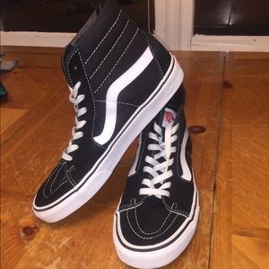BOGO 50% Black Vans Sk8 Hi size 9.5